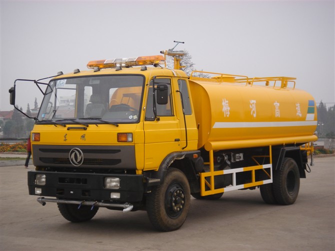 高速養(yǎng)護灑水車 高速養(yǎng)護灑水車