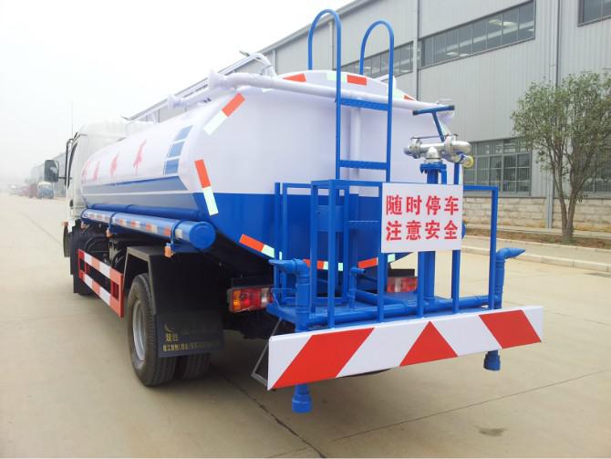 東風(fēng)灑水車 東風(fēng)灑水車