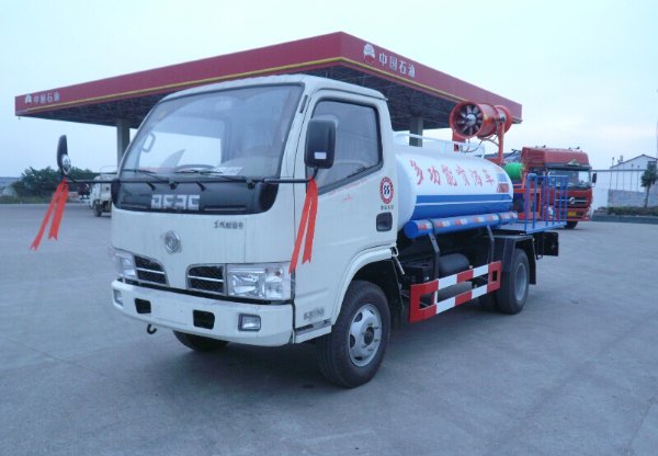 福瑞卡綠化噴灑車(chē) 福瑞卡綠化噴灑車(chē)