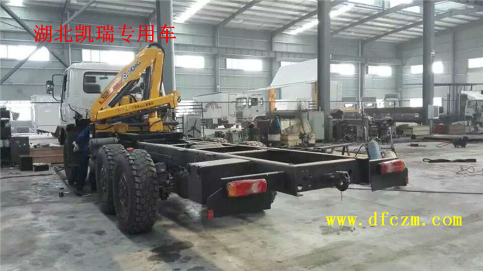 東風軍用越野隨車吊底盤 東風軍用越野隨車吊底盤