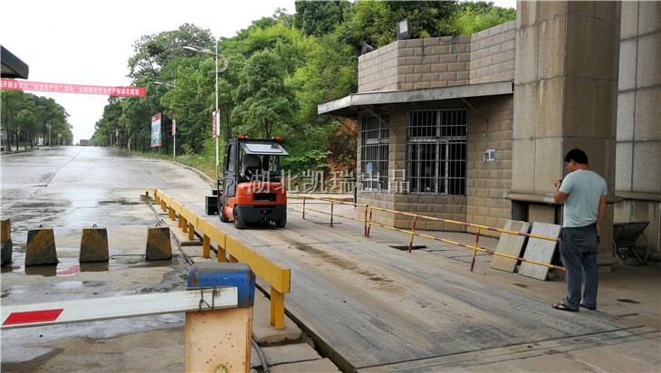 叉車叉運(yùn)砝碼檢測汽車衡角差 叉車叉運(yùn)砝碼檢測汽車衡角差