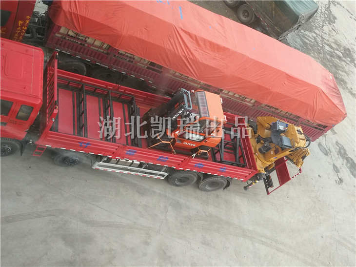 吊裝式叉車固定裝置 吊裝式叉車固定裝置